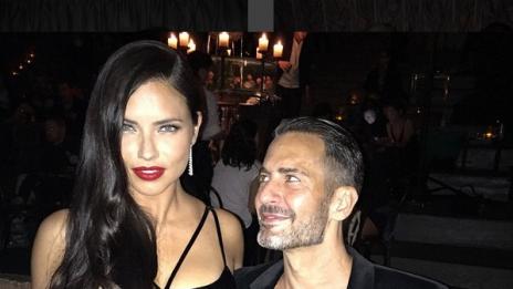 Хумор и бизнес нюх от Марк Джейкъбс