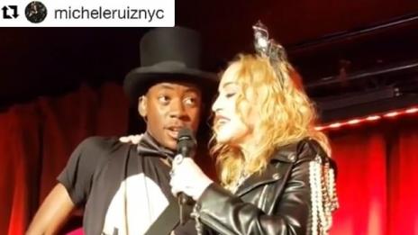 Мадона си сложи импланти отзад?