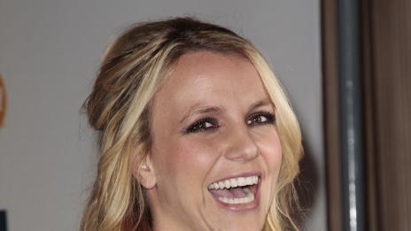 Бритни на крачка от X Factor