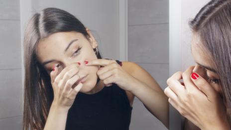 Прости стъпки, които държат акнето настрана