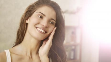 4 основни грешки, които състаряват кожата около очите