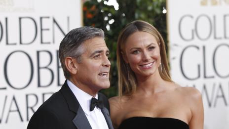 Джордж Клуни си „чати“ с бивша