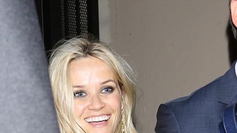 Рийз Уидърспун отпразнува рождения си ден сред приятели