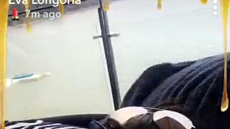 Ева показа големия си корем!