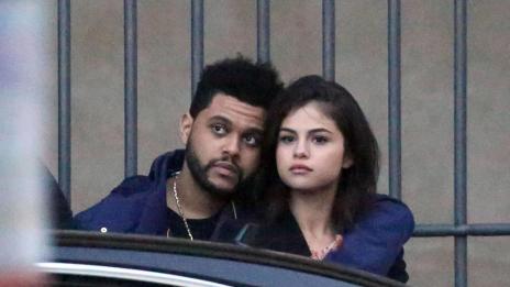 Романтика като на кино: The Weeknd нае цяла зала за Гомес