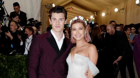 Хейли Болдуин и Шон Мендес – влюбени, вече не се крият