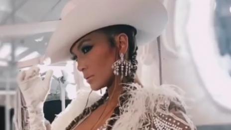 Българин направи тоалет за Джей Ло