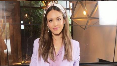 Джесика Алба: Имам 3 деца, не ми пука какво мислят за тялото ми