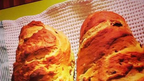 Домашен хляб със сушени домати и зехтин