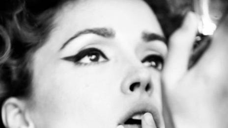 Черно-бяла перла: Роуз Бърн