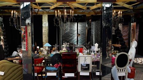 Дизайнерски маси за благотворителност