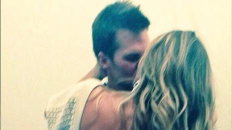 Жизел сподели еротичен кадър с мъжа си