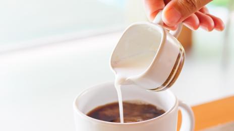 Защо трябва да избягвате сметаната за кафе?