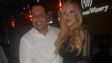 Мис Вселена България 2013 чака бебе, сложиха й пръстен