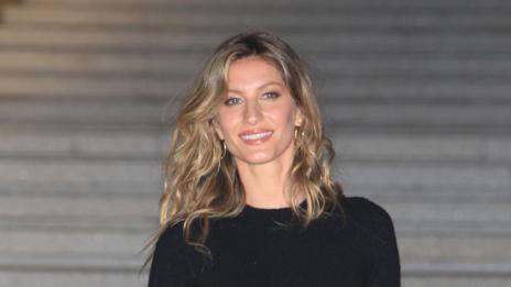 Жизел Бюндхен тайно коригирала бюста си