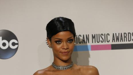 Риана станала параноичка