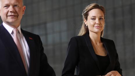 Джоли не е толкова добър родител като майка си