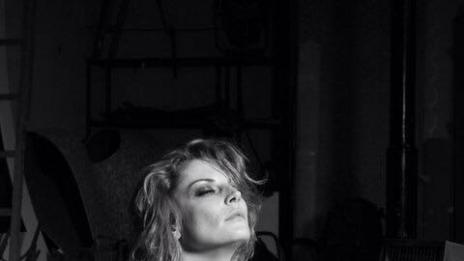 Еротично от Теодора Духовникова: Нула комплекс, че съм жена!