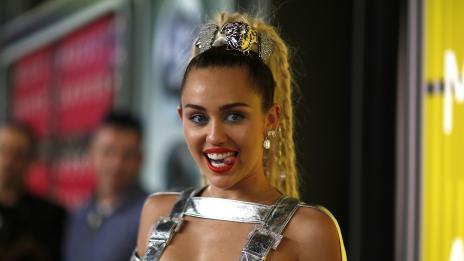 Майли Сайръс: Кейти Пери посветила „I Kissed a Girl“ на нея