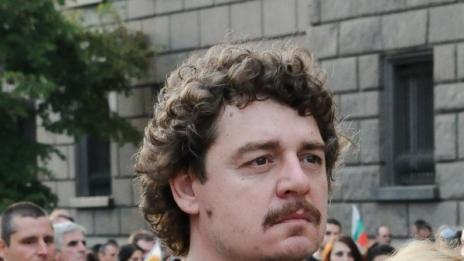 Камен Донев представя любимите си песни