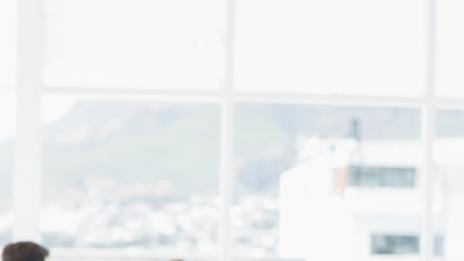 Как да бъдете приятели с колегите, без да си навредите