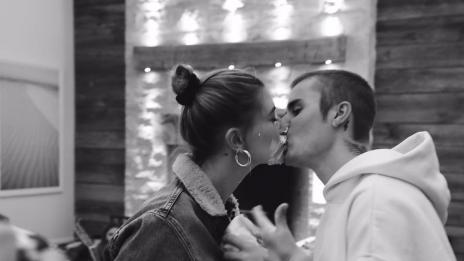 Джъстин и Хейли се преместиха в хотел по принуда