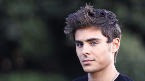 Зак Ефрон в нужда се познава