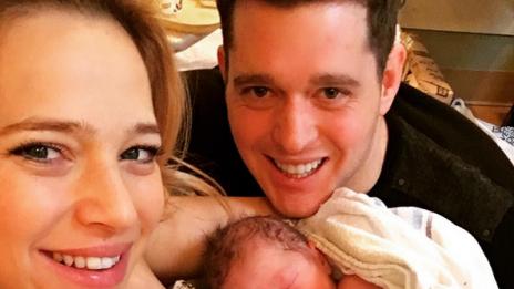 Майкъл Бубле вече дундурка второ бебе