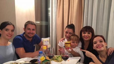 Щерката на Миглена Ангелова се нареди до Боби