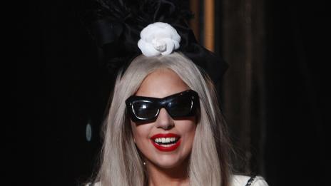 Съдят Лейди Гага за 380 000 долара