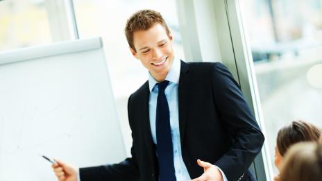 В работата красотата помага на мъжете, но не и на жените