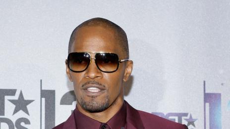 Джейми Фокс флиртува с Кейти Холмс?