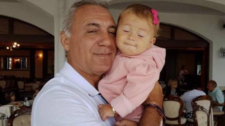 Дядо и внуче: Любов от пръв поглед!