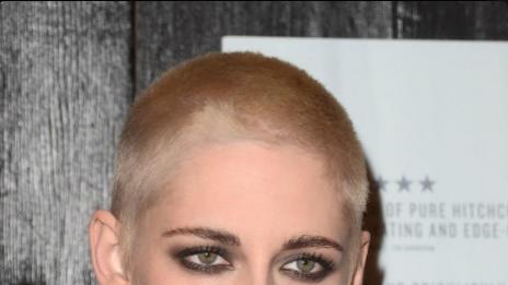 Кристен Стюарт смени имиджа, заложи на къса прическа