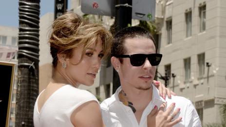 Джей Ло не остави и цент на Каспър