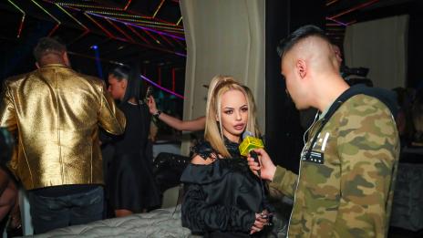 Пак награди: Луна със статуетка, Сузанита подсмърча