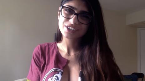 Порнозвезда отговаря на 7 от най-търсените в Google секс въпроси