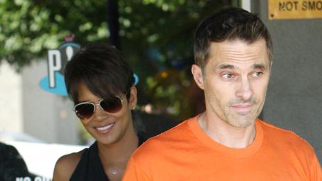 Хали Бери и Оливие Мартинес се чудят за развода