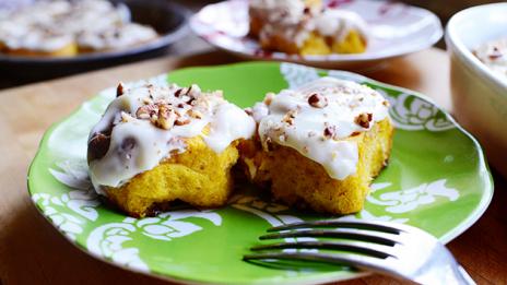 Канелени рула с тиква и глазура