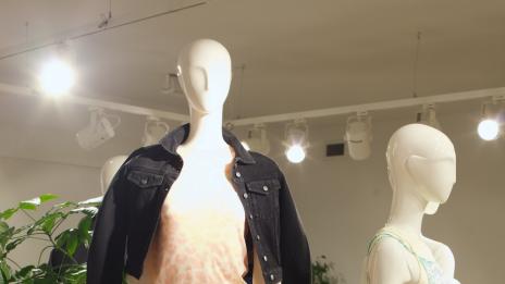 Мъжете са секси и небрежни през пролетта с помощта на H&M