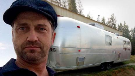 Джерард Бътлър е бездомен – откраднаха караваната му