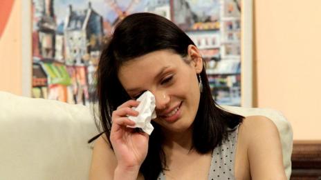 Луиза Григорова  играе хоро и имитира Веселин Маринов