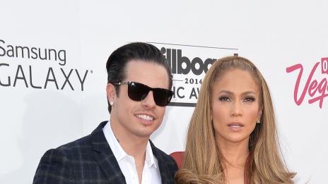 Дженифър Лопес дава втори шанс на Каспър Смарт