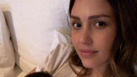 Трогателен кадър: Джесика Алба гушна бебето си