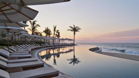 15 зашеметяващи плувни басейни