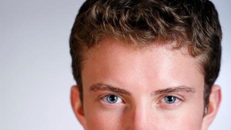 Как да носите T-шърт на работа