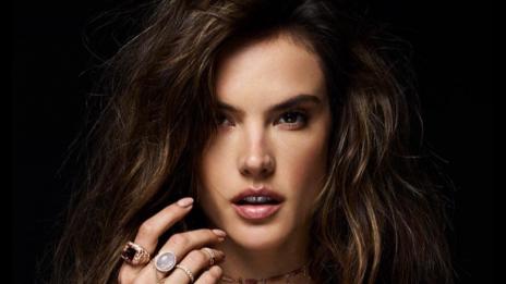 Алесандра Амброзио – секси и по бижута