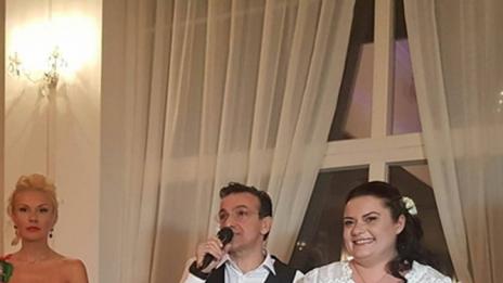 Зуека на меден месец в Калифорния