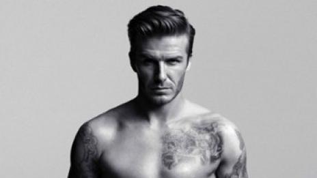 Бекъм само по боксерки, бонус - татуировки и перчем