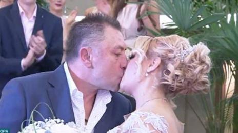 Гибона чу Менделсон за втори път, взе бивша гимнастичка